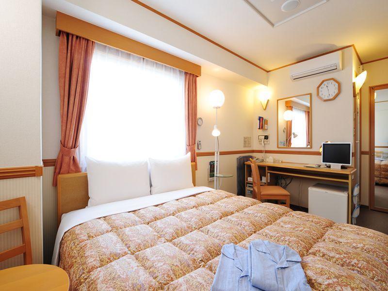 Toyoko Inn Okayama Eki Nishi Guchi Hiroba المظهر الخارجي الصورة